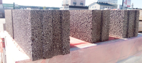 Изображение: блоки керамзитобетонные (490х200х240) строительные термокомфорт щелевые (на под.60шт) в #REGION_NAME_DECLINE_PP#